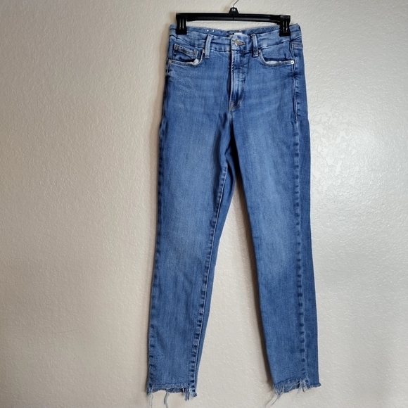 Good American Good Waist Step Hem Jeans in indigo 201 sz 28/6 - Picture 2 of 9